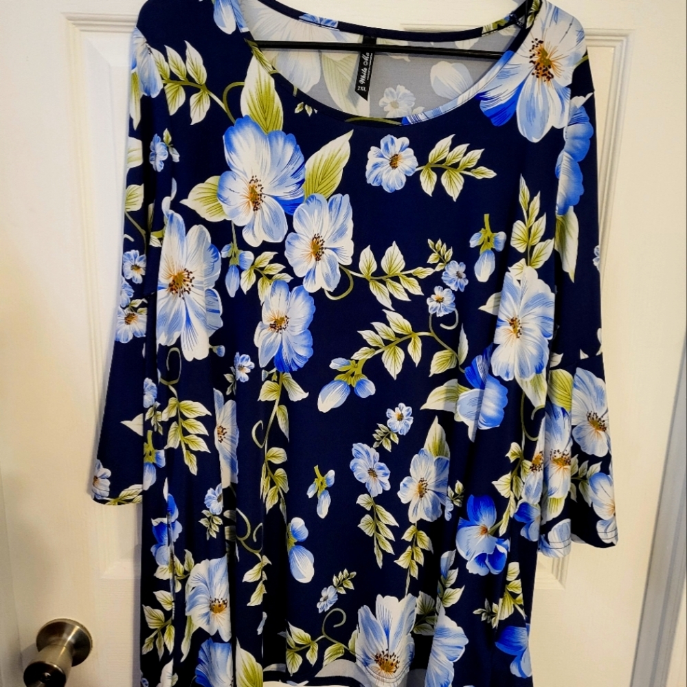 Women's White Market Shirt